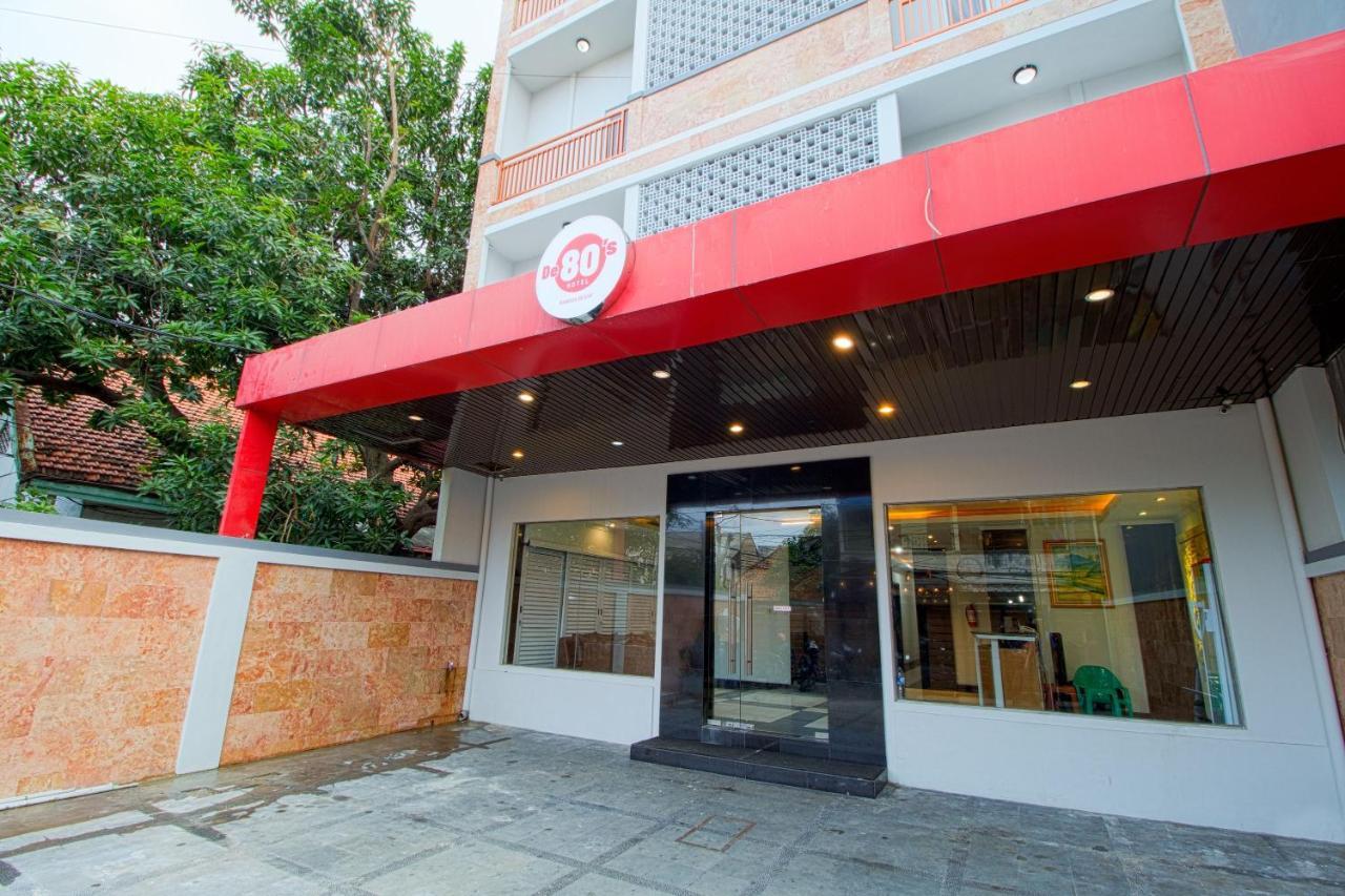 De 80's Ekonomi Rumah tetamu 2*